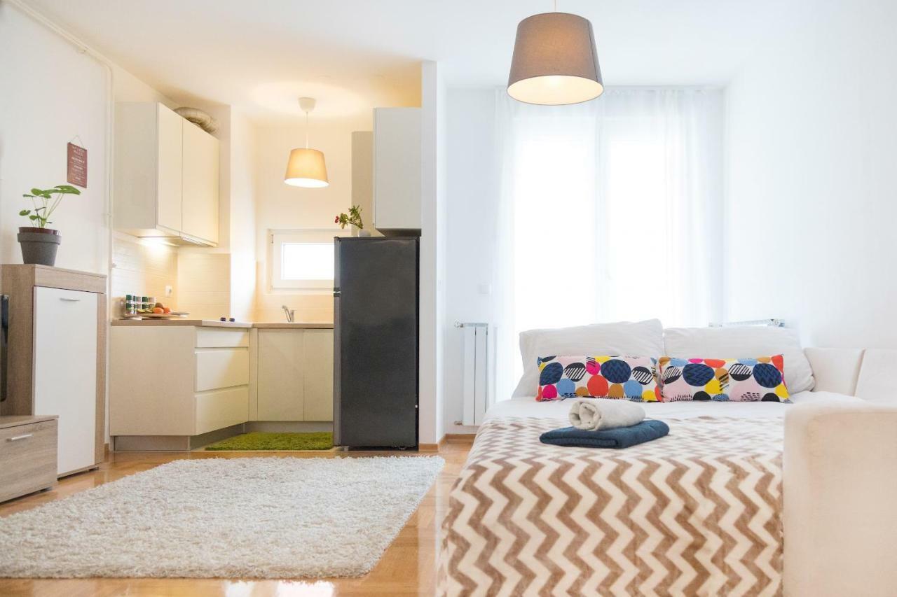 Cute And Sunny Studio In Zagreb With Balcony & Free Parking Exterior foto